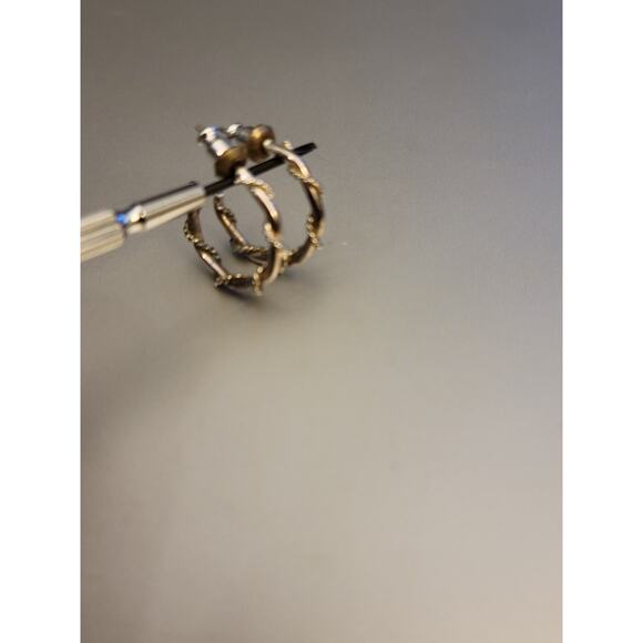 Silver spiral twist earrings - Picture 3 of 5